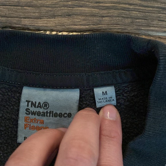 Aritizia TNA Extra Fleece Perfect Fit Sweatshirt - Picture 5 of 6